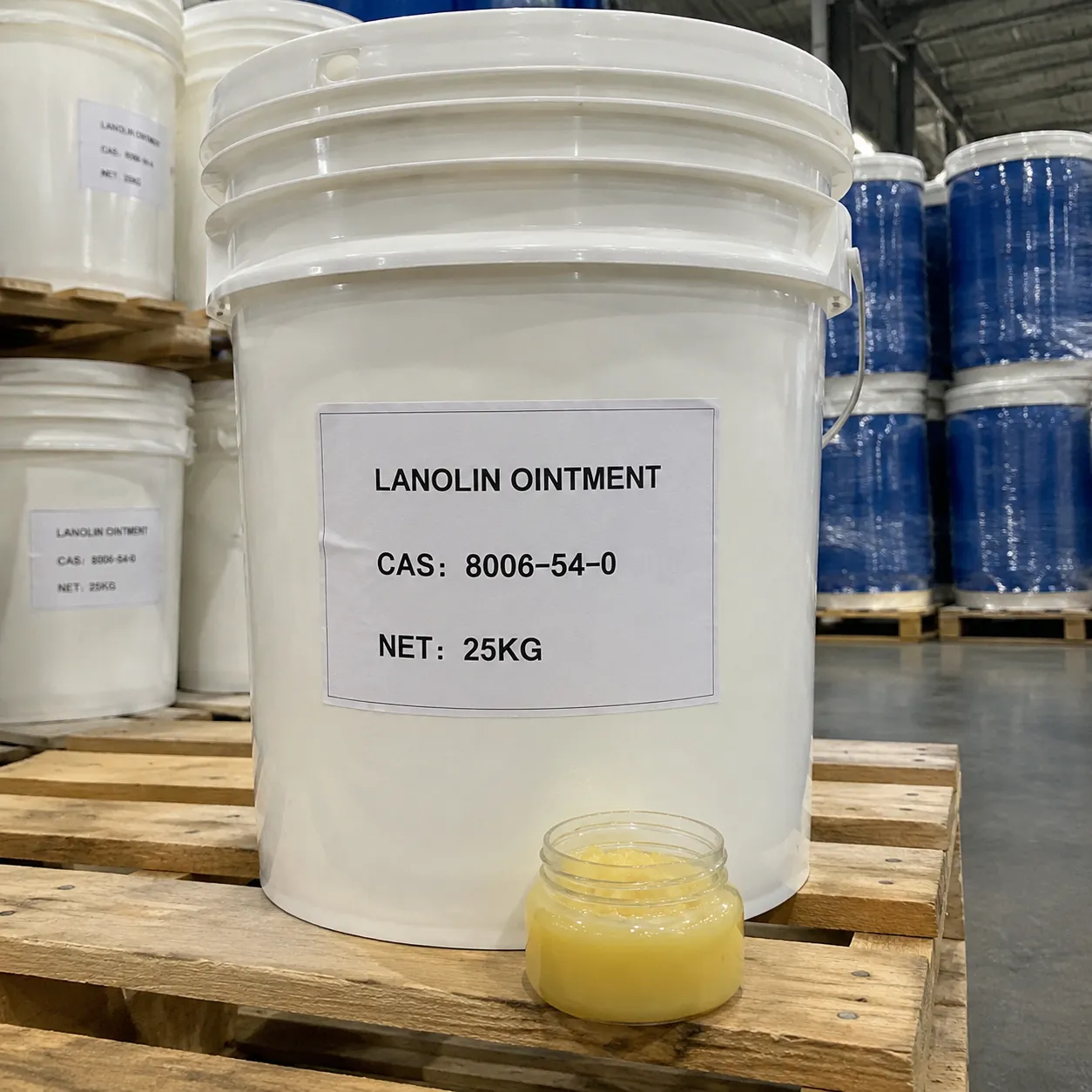 Lanolin ointment CAS 8006-54-0 in 25kg plastic pail with ointment sample jar, bulk emollient base stock
