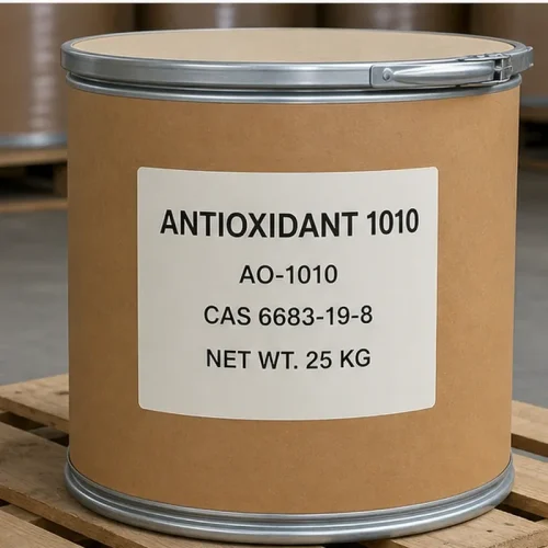 antioxidant-1010-ao-1010-cas-6683-19-8-25kg-fiber-drum A 25kg fiber drum of Antioxidant 1010 (AO-1010) CAS 6683-19-8 on a wooden pallet, featuring a clear white label with product name and net weight.
