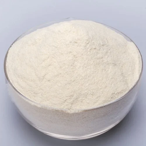 dl-methionine-cas-59-51-8-white-crystalline-powder-appearance Close-up of fine white to light-beige crystalline DL-Methionine CAS 59-51-8 powder in a clear glass bowl, highlighting its pure physical texture as a high-quality feed additive raw material.