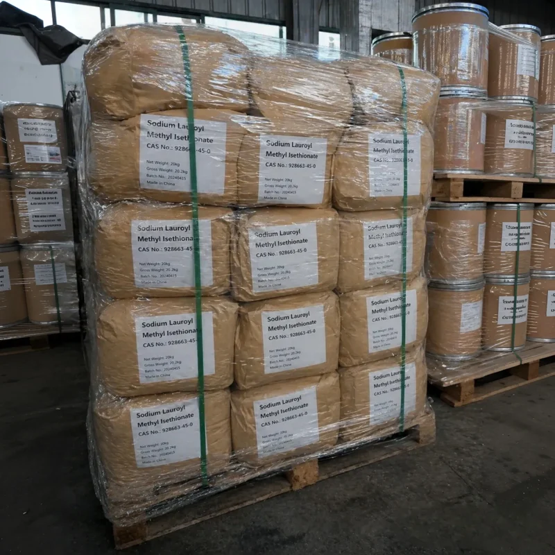 sodium-lauroyl-methyl-isethionate-cas-928663-45-0-pallet-20kg-bags-bulk Bulk Sodium Lauroyl Methyl Isethionate CAS 928663-45-0 stacked on a wooden pallet, 20kg kraft paper bags wrapped securely with stretch film for safe industrial wholesale export.