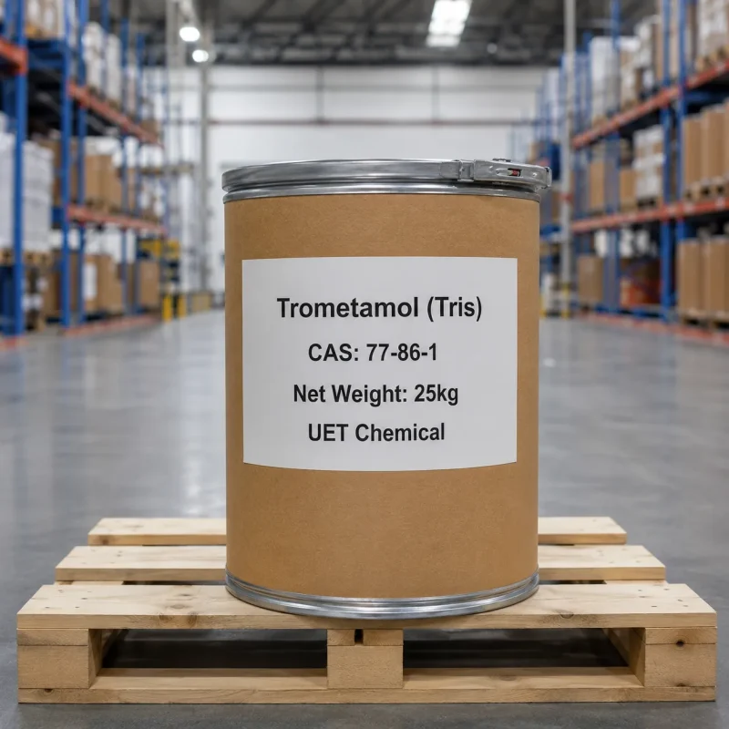 Single 25kg fiber drum of Trometamol (Tris) CAS 77-86-1 on a wooden pallet in a warehouse, labeled with net weight and UET Chemical branding.