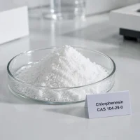 white-chlorphenesin-powder-cosmetic-preservative-cas-104-29-0 White crystalline chlorphenesin powder CAS 104-29-0, cosmetic preservative raw material, in glass dish with label card